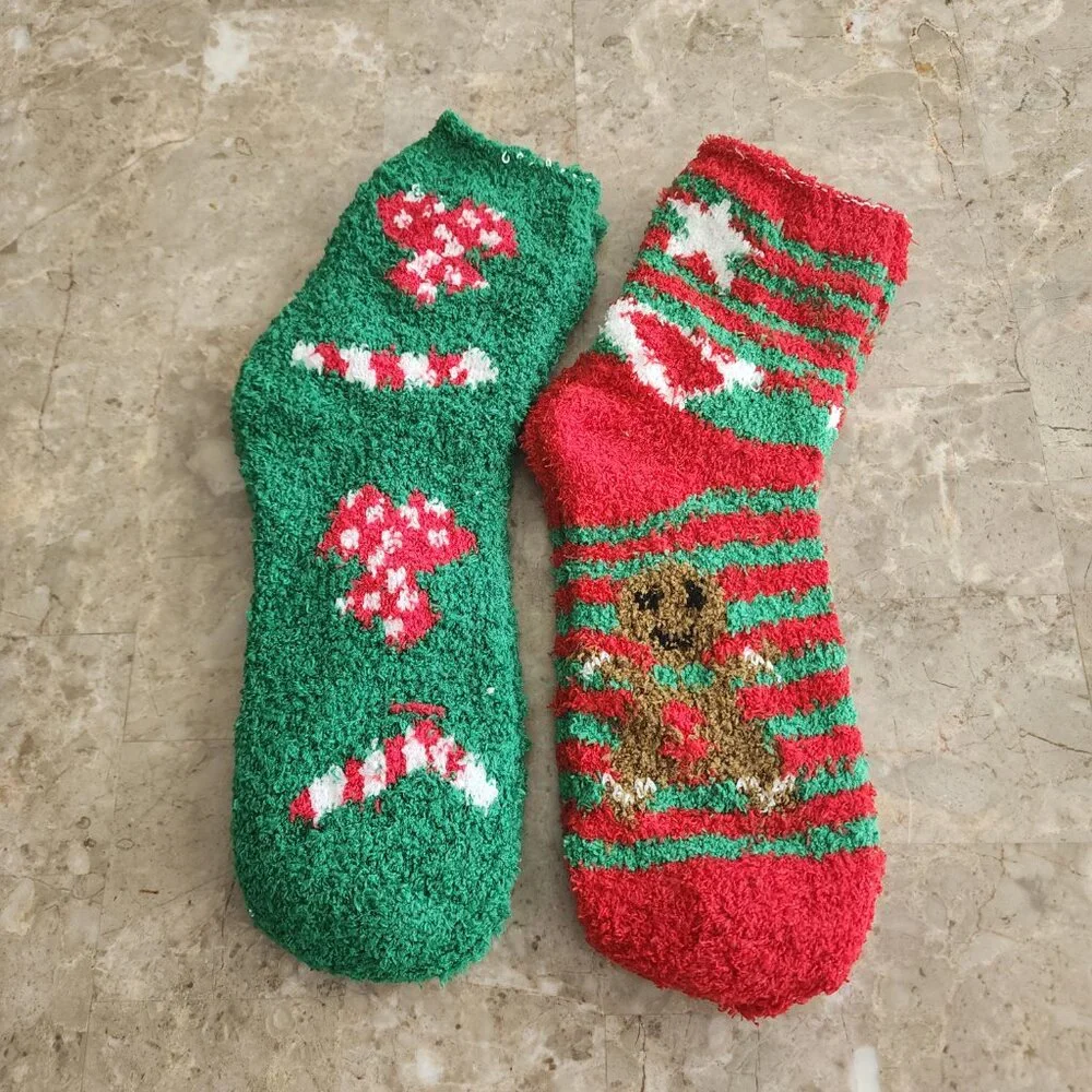Women's Colorful Christmas Fluffy Socks (2pk) (NWOT)